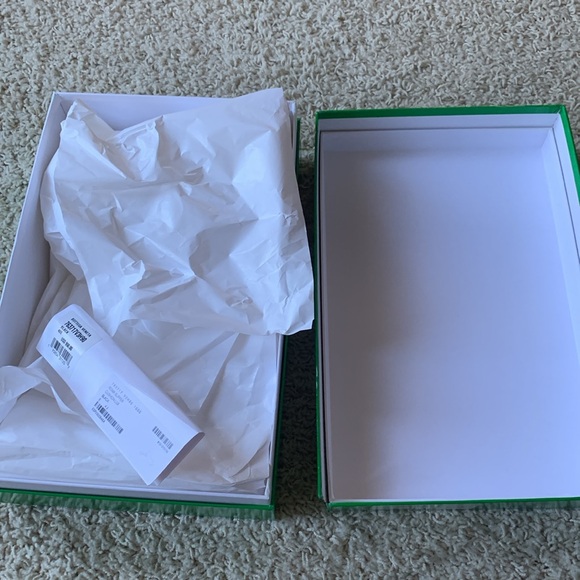 Bottega Veneta mens green shoe box. - Picture 5 of 5